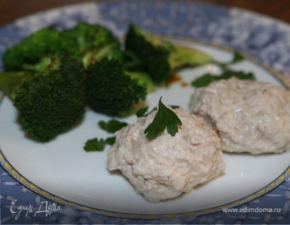 Паровые котлетки из индейки с брокколи Паровые котлетки из индейки с брокколи