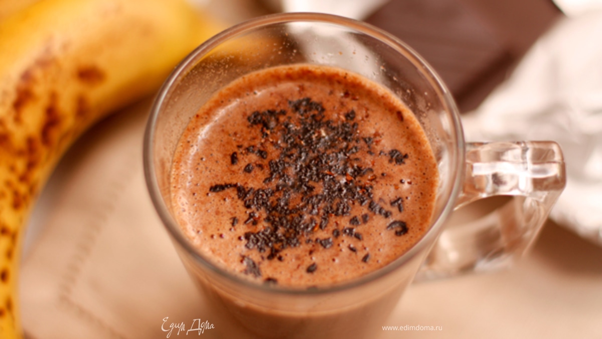 Горячий банановый коктейль с шоколадом