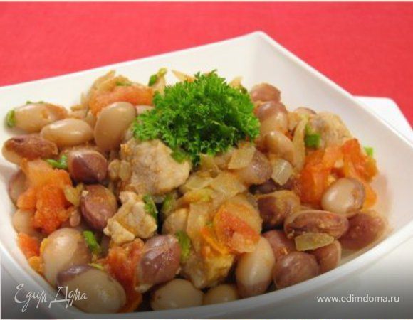 Свинина с фасолью и помидорами Свинина с фасолью и помидорами