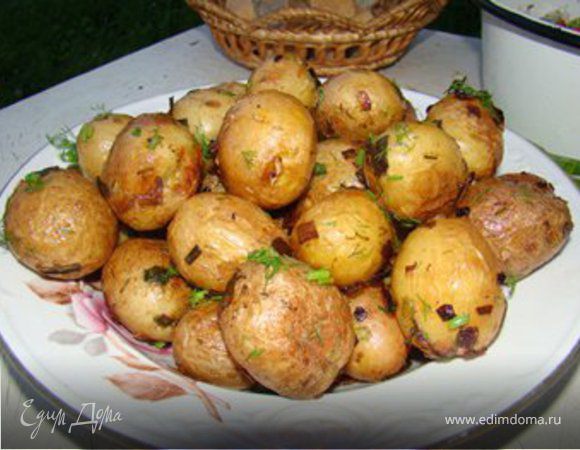 Молодой картофель запеченный