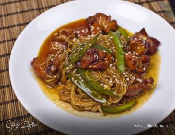 Рисовая лапша с куриными крылышками Рисовая лапша с куриными крылышками