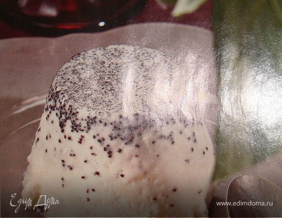 Маковый мусс с соусом из кураги