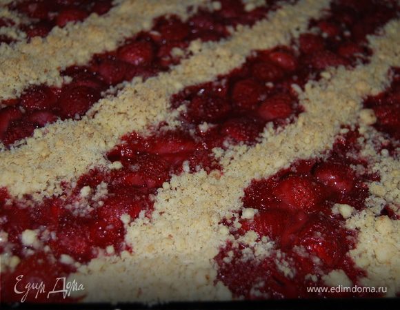 Обсыпной клубничный пирог Обсыпной клубничный пирог