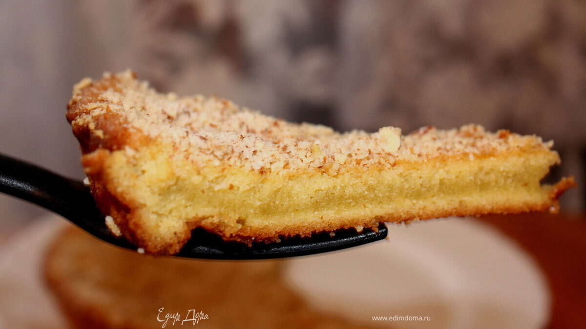 Яблочный пирог с миндалем