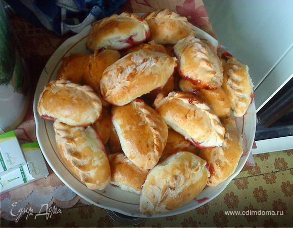 Пирожки с вишней Пирожки с вишней
