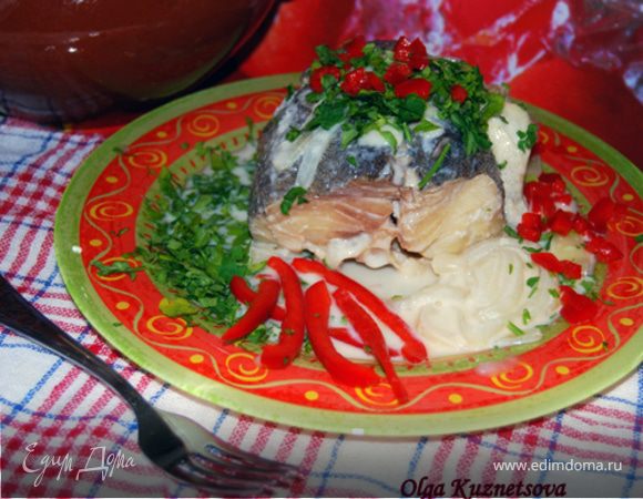 Треска с луком в молочном соусе 