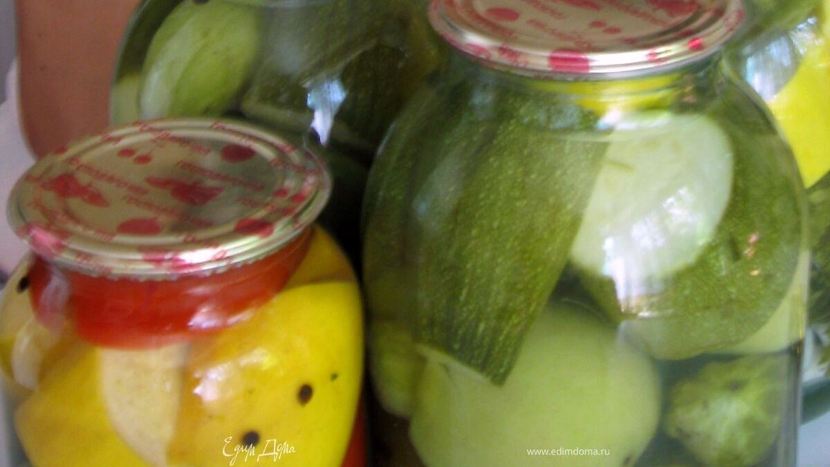 Маринованные кабачки , огурцы и помидоры