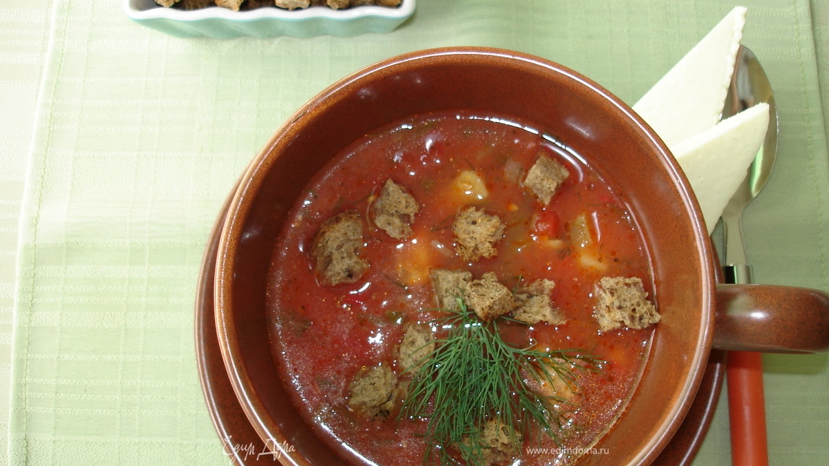 Томатный суп с мидиями и гренками