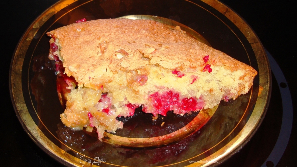 Французский торт с малиной и белым шоколадом