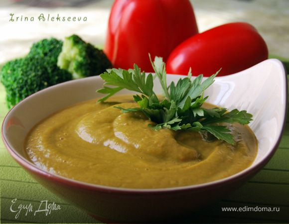 Суп-пюре из брокколи и красного перца Суп-пюре из брокколи и красного перца