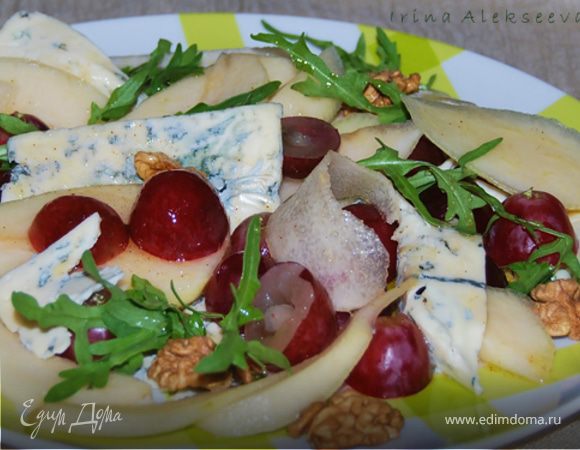 Салат из груш и сыра с плесенью Салат из груш и сыра с плесенью