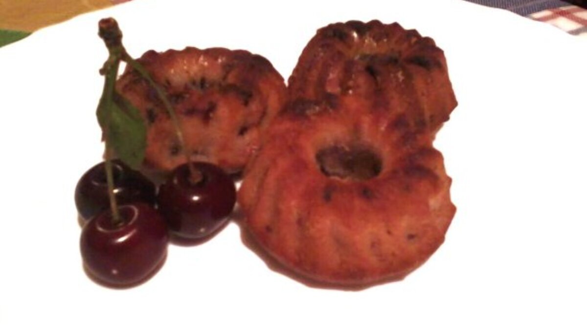 Кексики с вишней