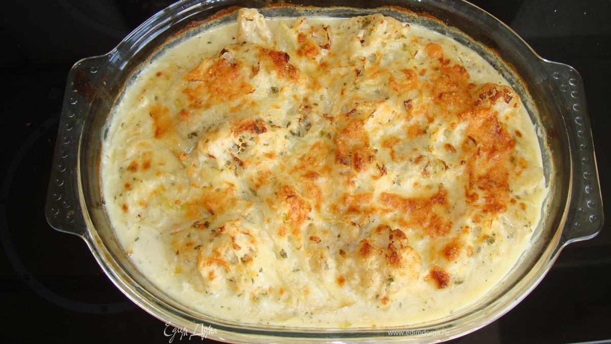 Гратэн (запеканка) из цветной капусты с луковым соусом