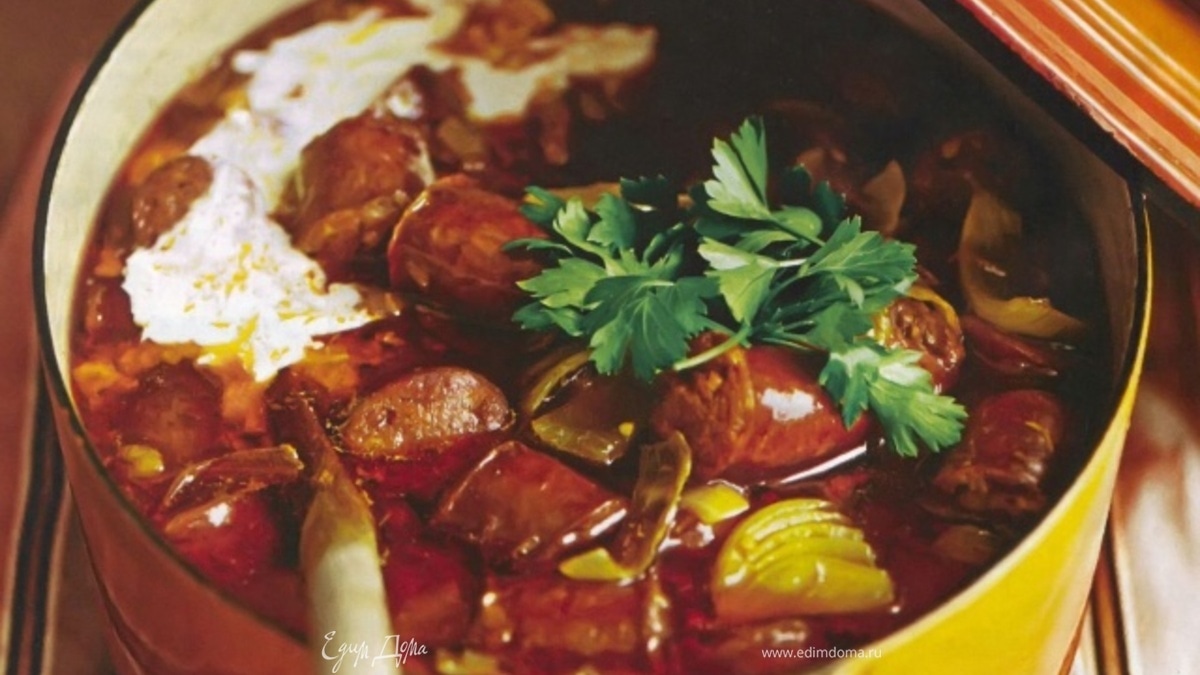 Испанский густой суп с колбасками