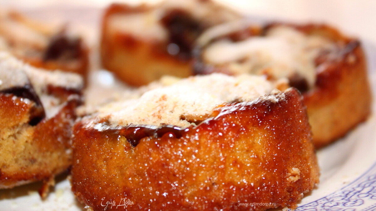 Ореховые кексы со сливами