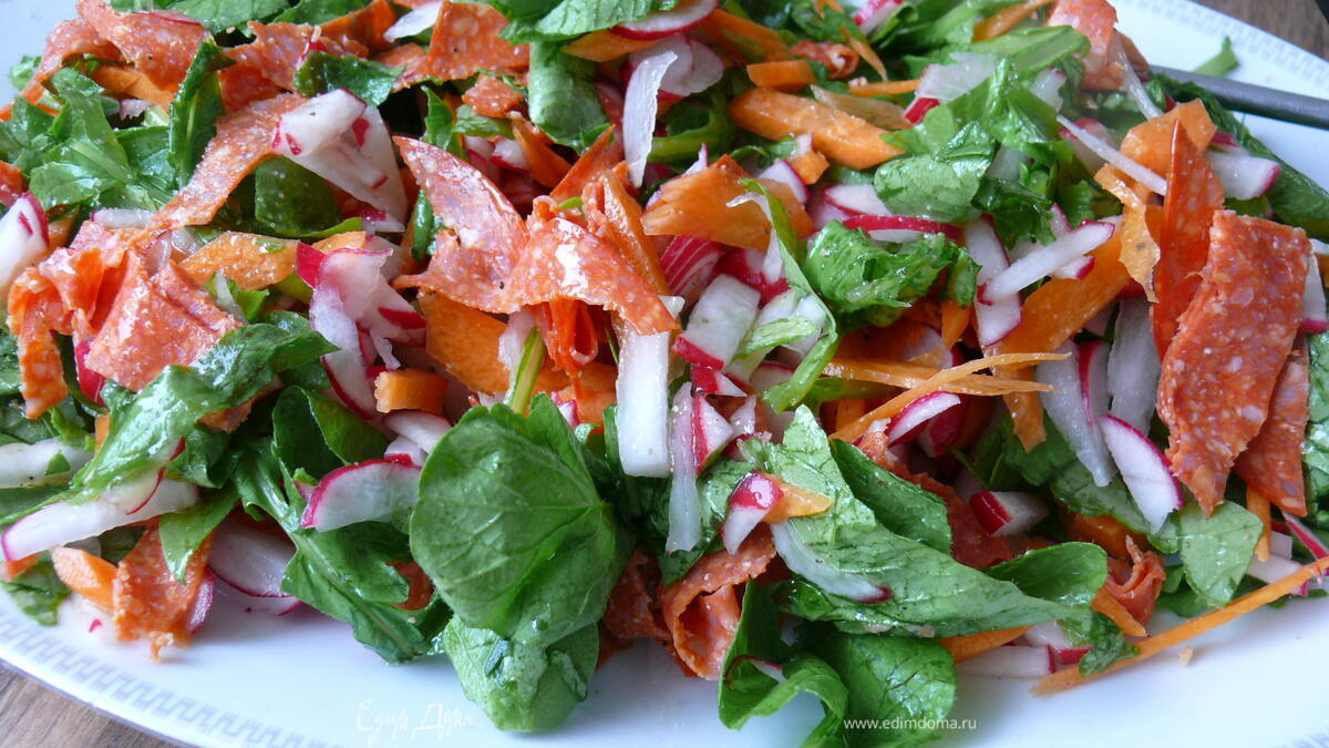 Салат из редиса с чоризо