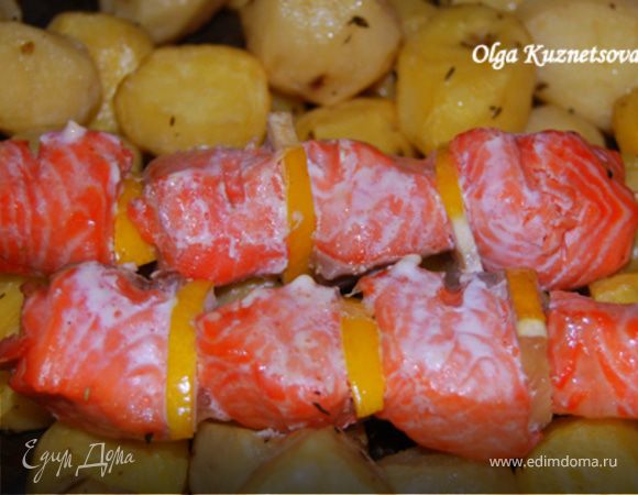 Шашлык из форели с печеным картофелем