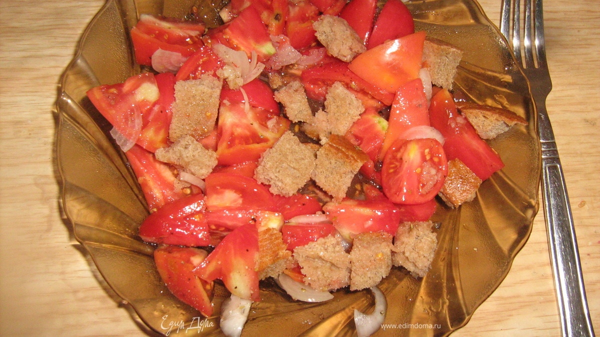 Простой помидорный салатик