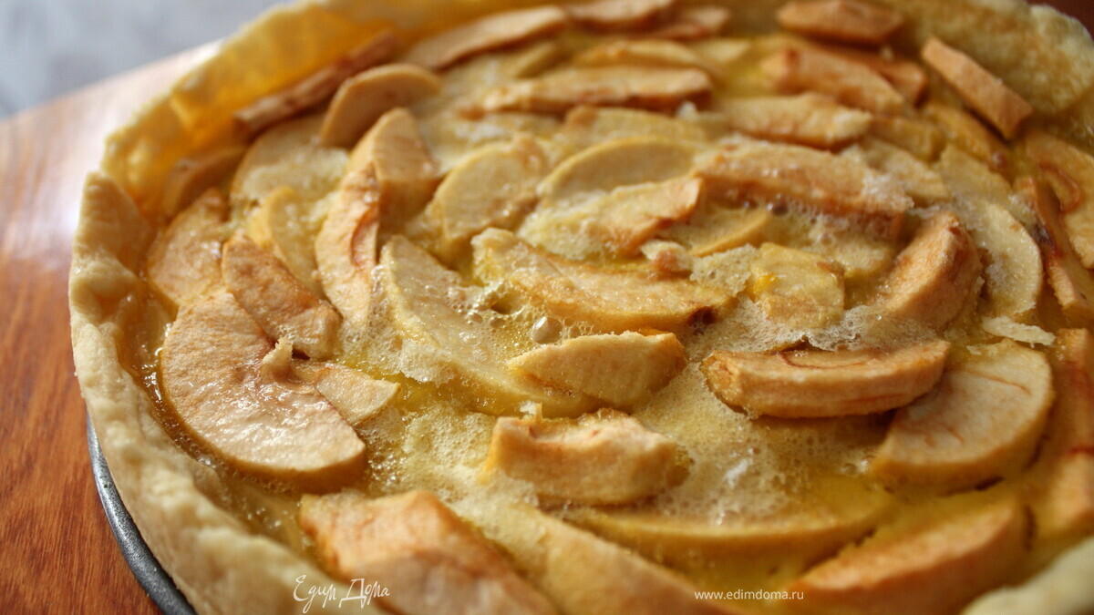 Сладкий яблочный пирог