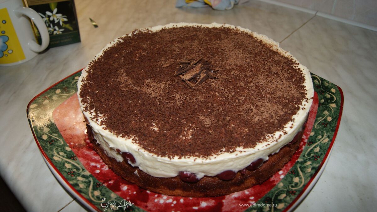 Нежный вишневый торт