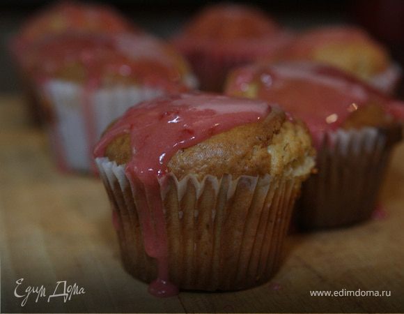 Кексы с клубничной глазурью