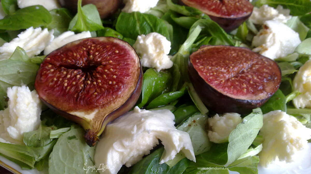 Салат с теплым инжиром