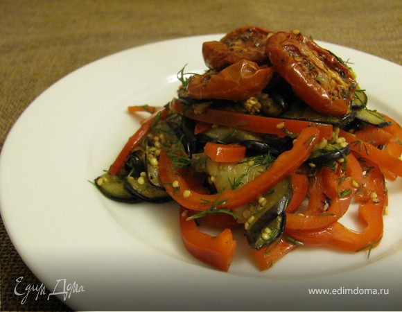 Салат "разнотемпературный" из баклажан и сладкого перца Салат "разнотемпературный" из баклажан и сладкого перца