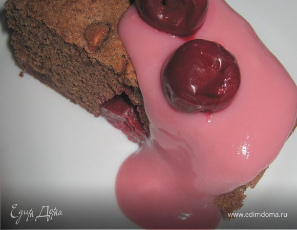 Шоколадный пирог с вишней и миндалем Шоколадный пирог с вишней и миндалем