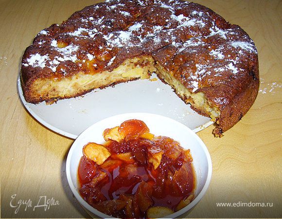 Семейный осенний пай с яблоками