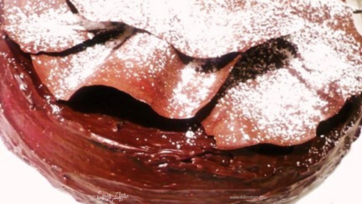 Рождественский шоколадный торт