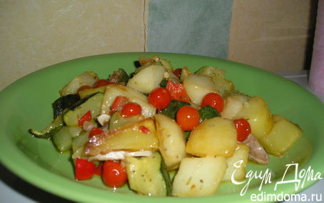 Рецепт Картофель, жареный с цукини и помидорами черри