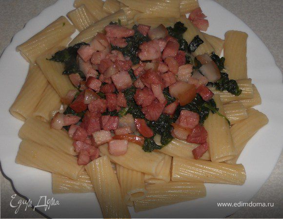 Паста со шпинатом и грудинкой Паста со шпинатом и грудинкой