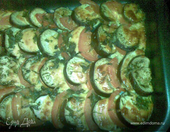 Баклажаны с помидорами и сыром