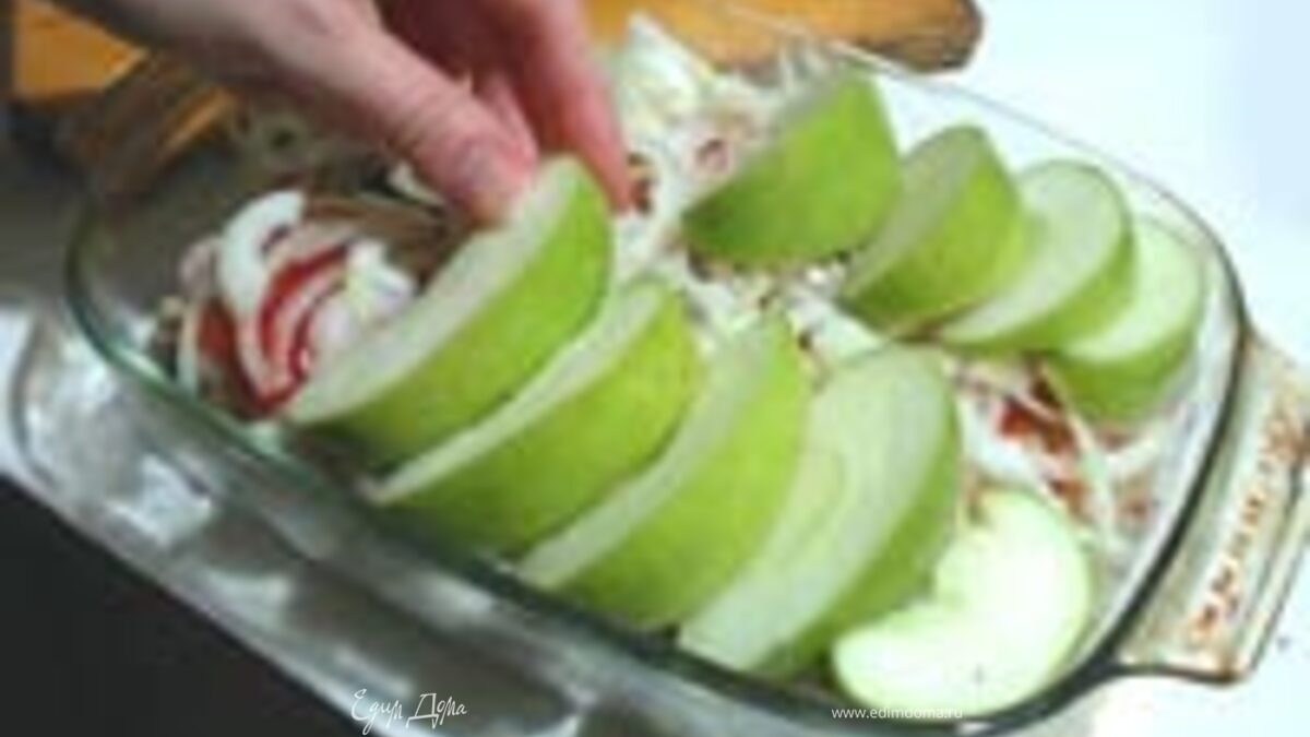 Запеченные яблочки с курочкой