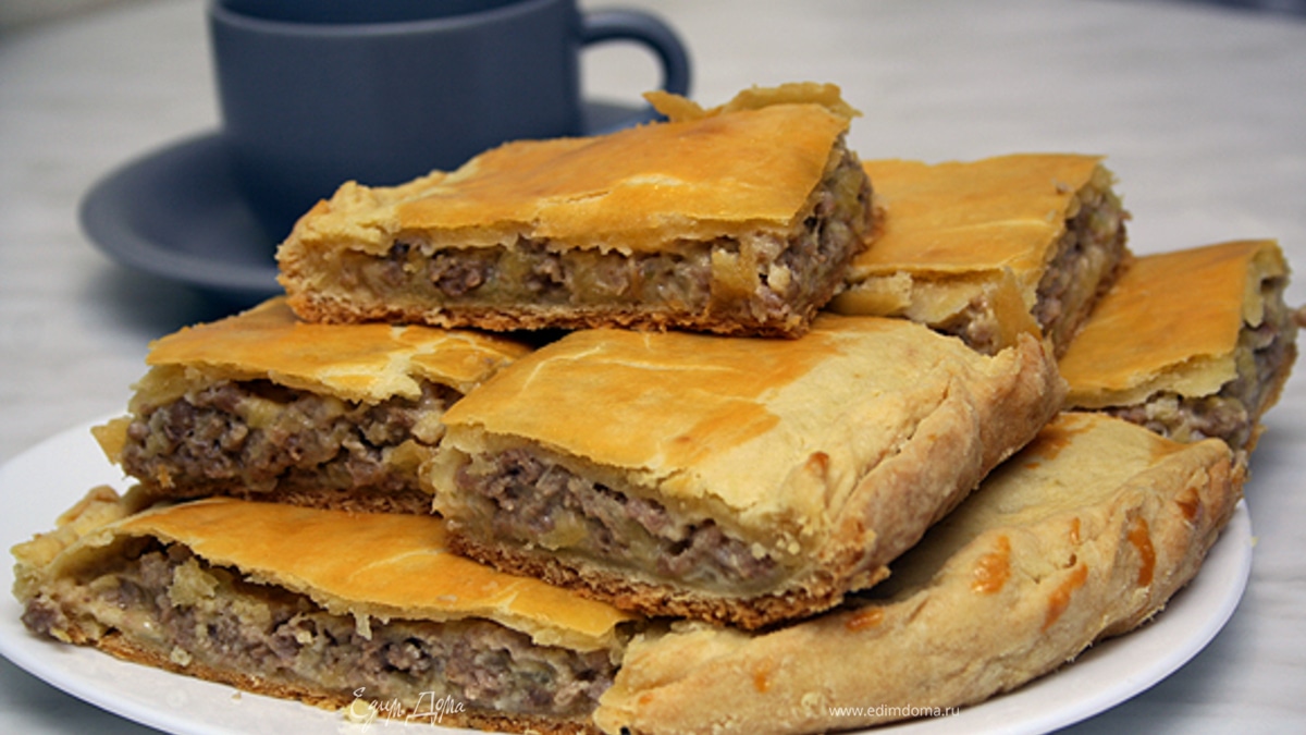 Пирог с сыром и мясом