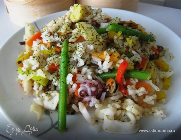 Рис с морепродуктами и овощами