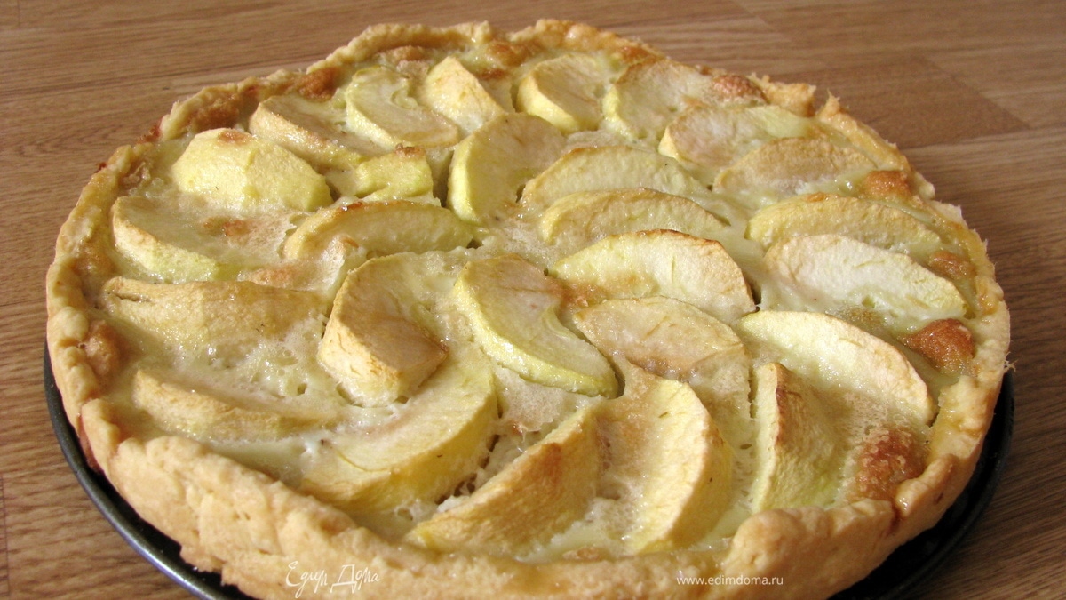 Сладкий яблочный пирог