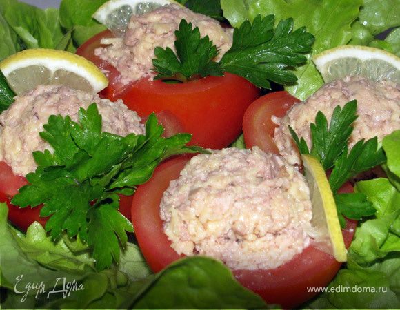 Помидоры фаршированные печенью трески и сыром