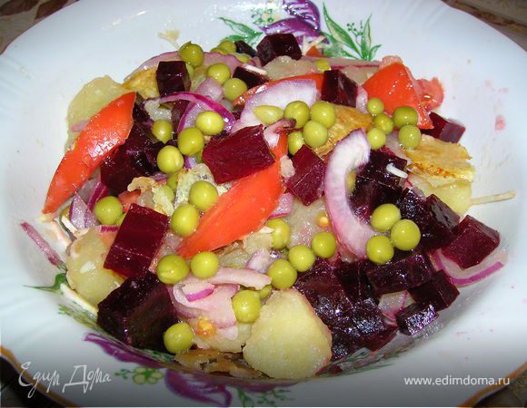 Теплый картофельный салат с крымским луком Теплый картофельный салат с крымским луком