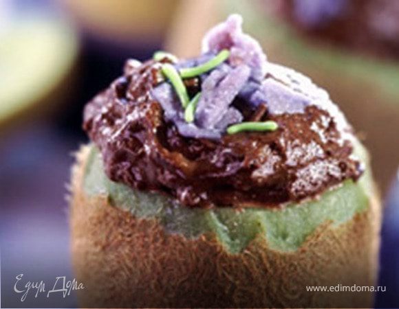 Шоколадный мусс в чашечках из киви Шоколадный мусс в чашечках из киви