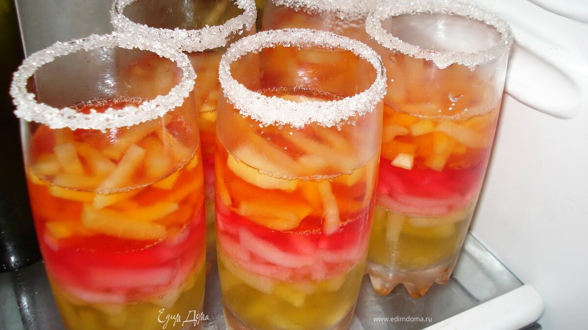 Разноцветное желе с дыней