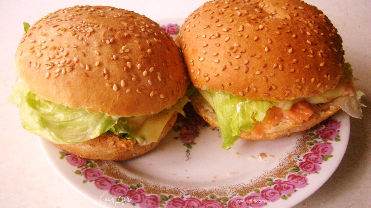 Гамбургеры с красной рыбой