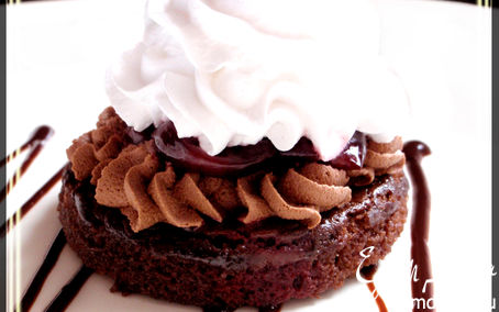Рецепт Шоколадное пирожное с вишней "Искушение"