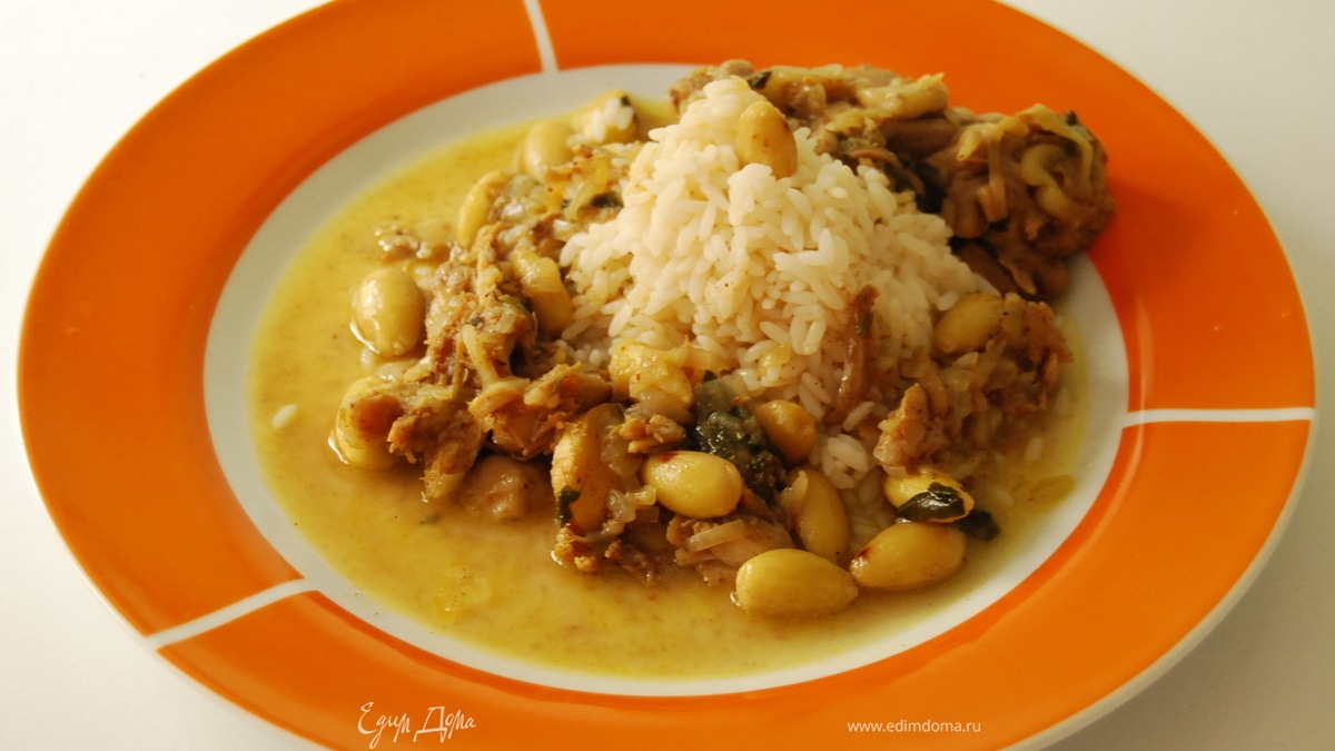 Курица с миндалем по-мароккански.