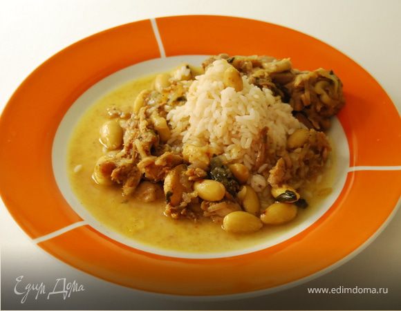 Курица с миндалем по-мароккански.