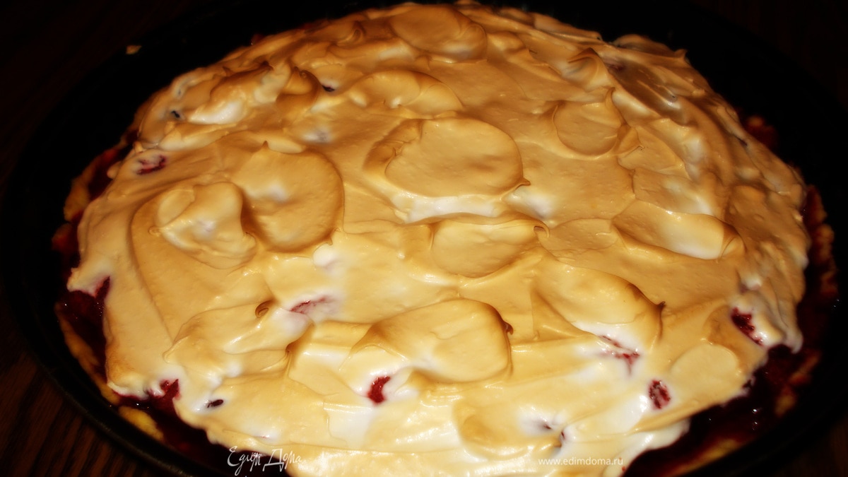 Вишнево-клубничный торт