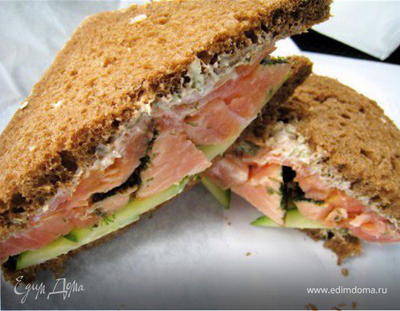 Бутерброд с семгой и огурцом