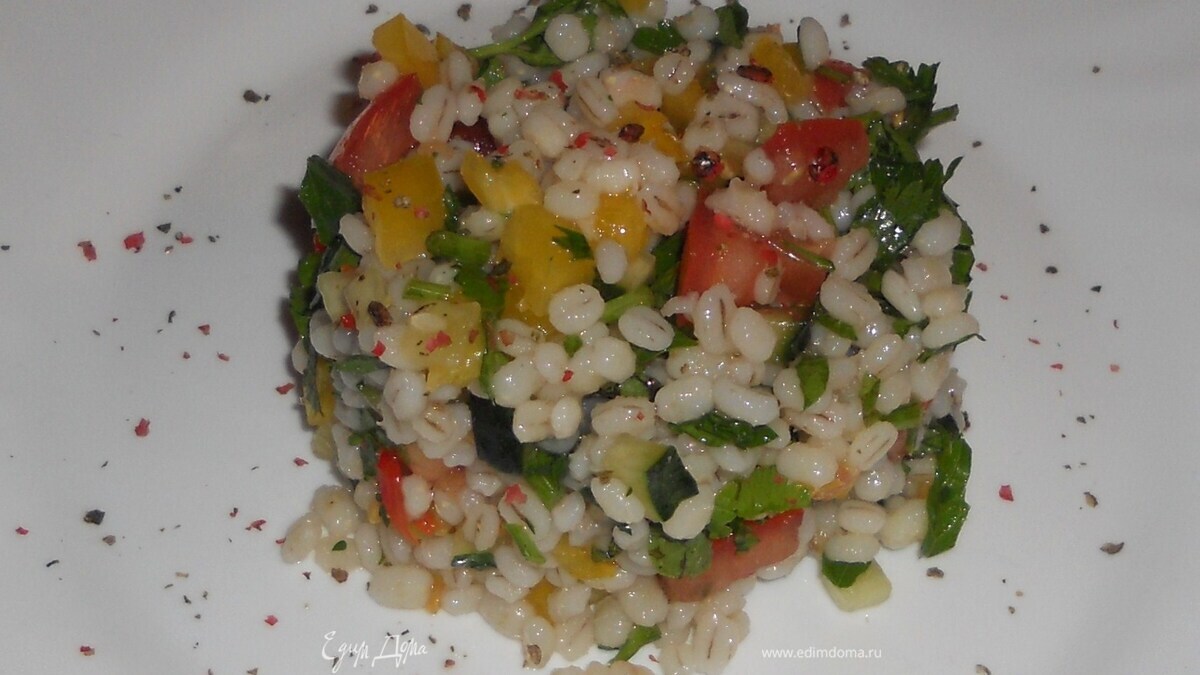 Овощной салат с перловой крупой