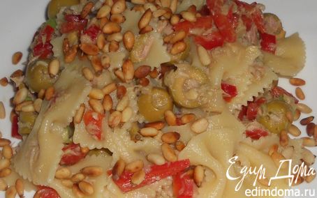 Рецепт Салат из пасты и тунца с кедровыми орешками