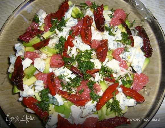 Салат с курицей, авокадо и сыром Дор-блю Салат с курицей, авокадо и сыром Дор-блю